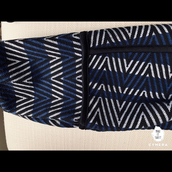 SOLD. Dana Buchman Tunic Blazer - Picture 5 of 7